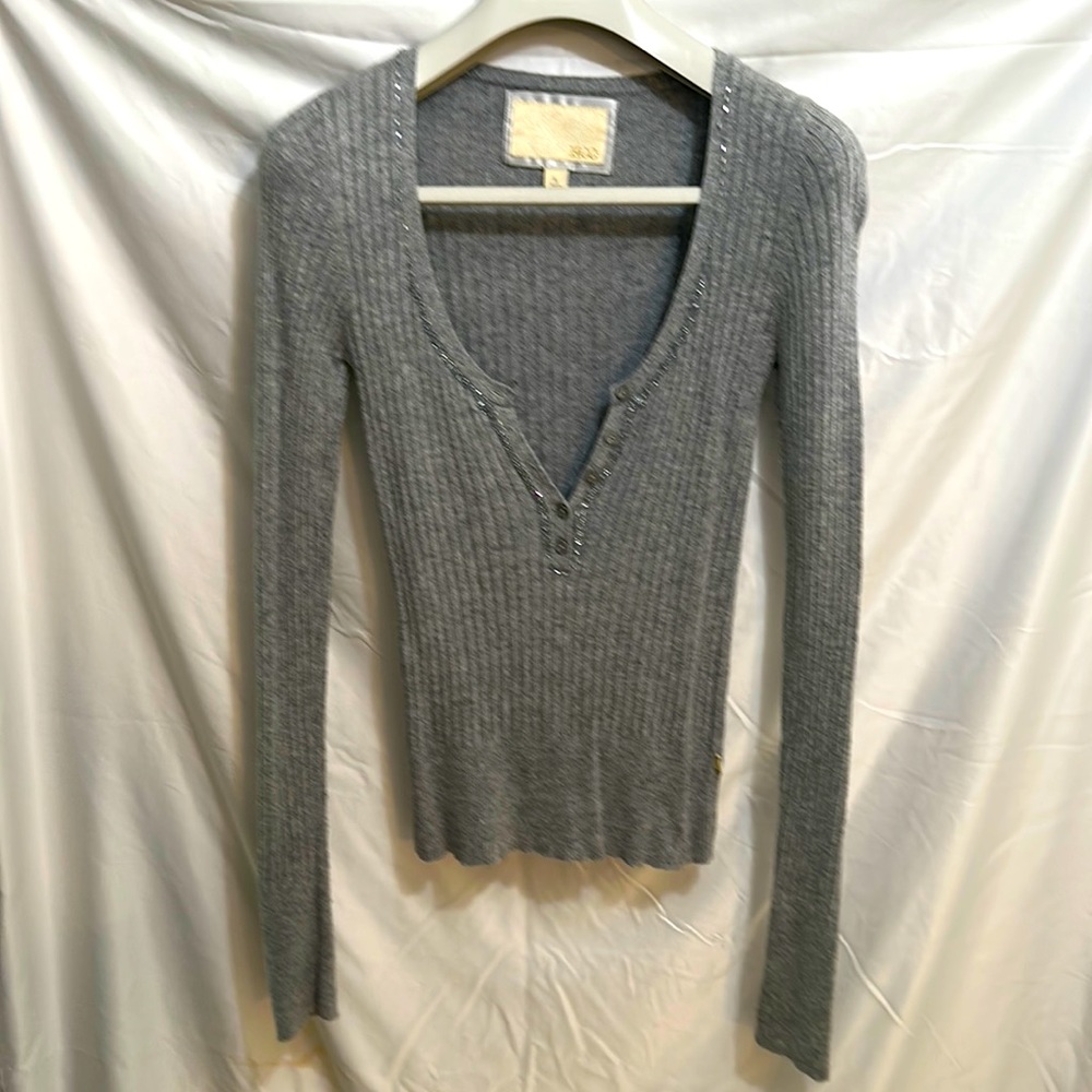 Long Sleeved Gray Sweater